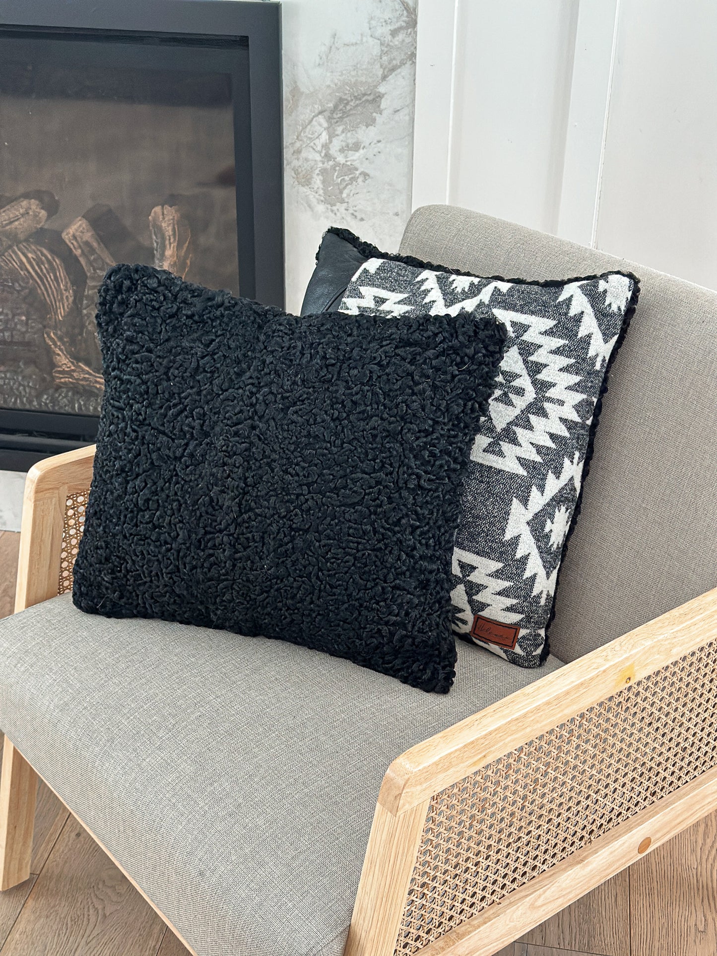 Coussin avec fourrure recyclée - 17x17