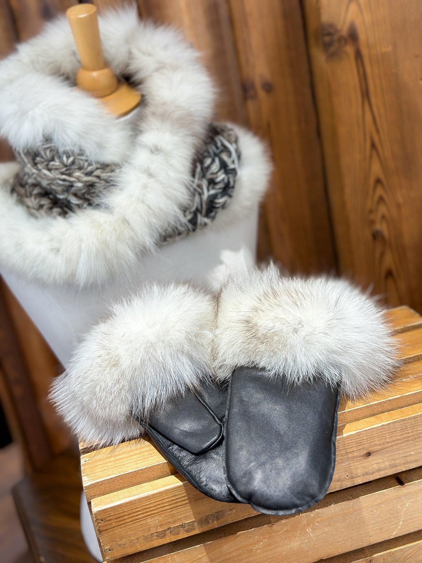 Foulard charcoal et beige avec fourrure recyclée - Renard