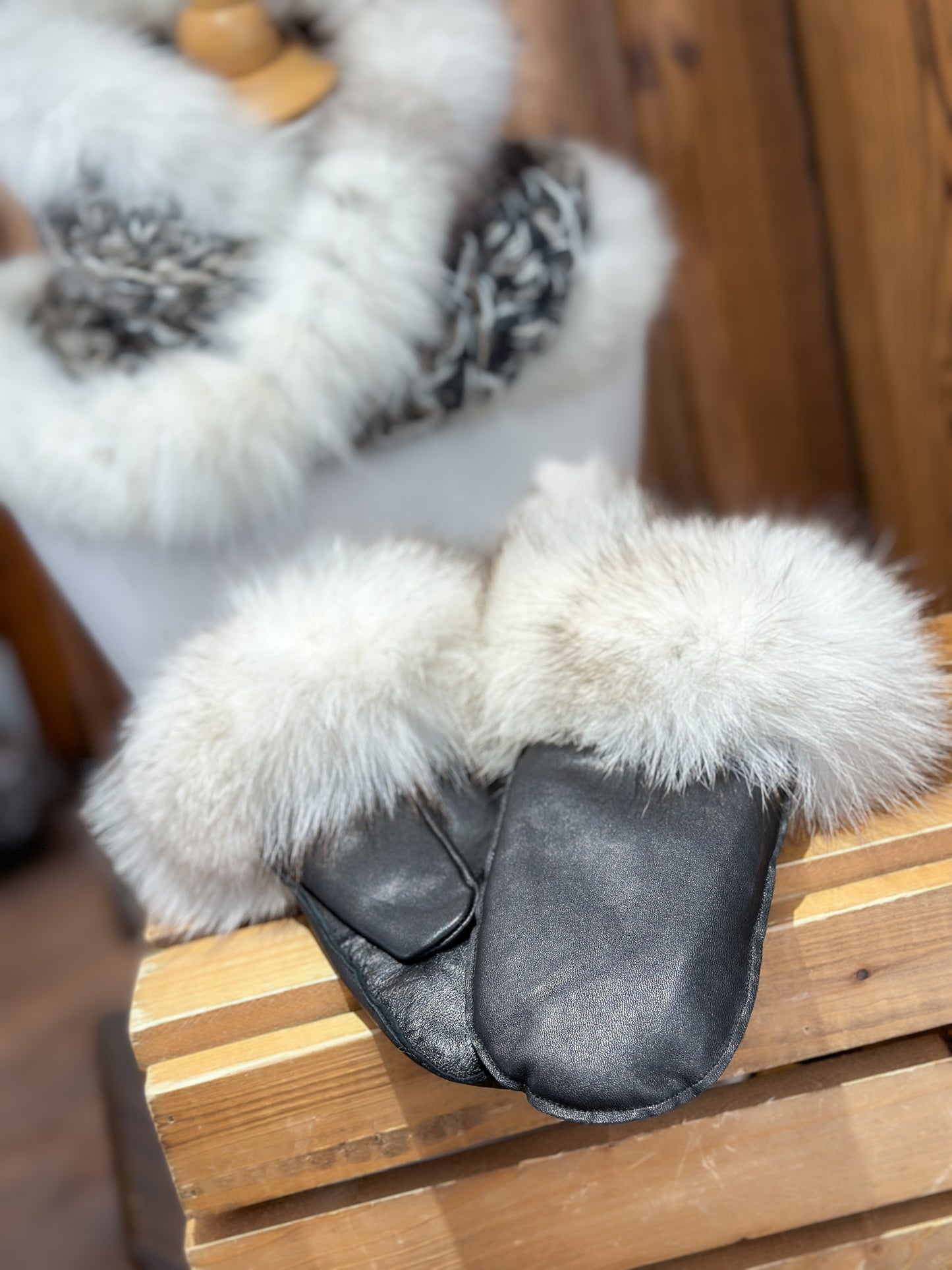 Foulard charcoal et beige avec fourrure recyclée - Renard