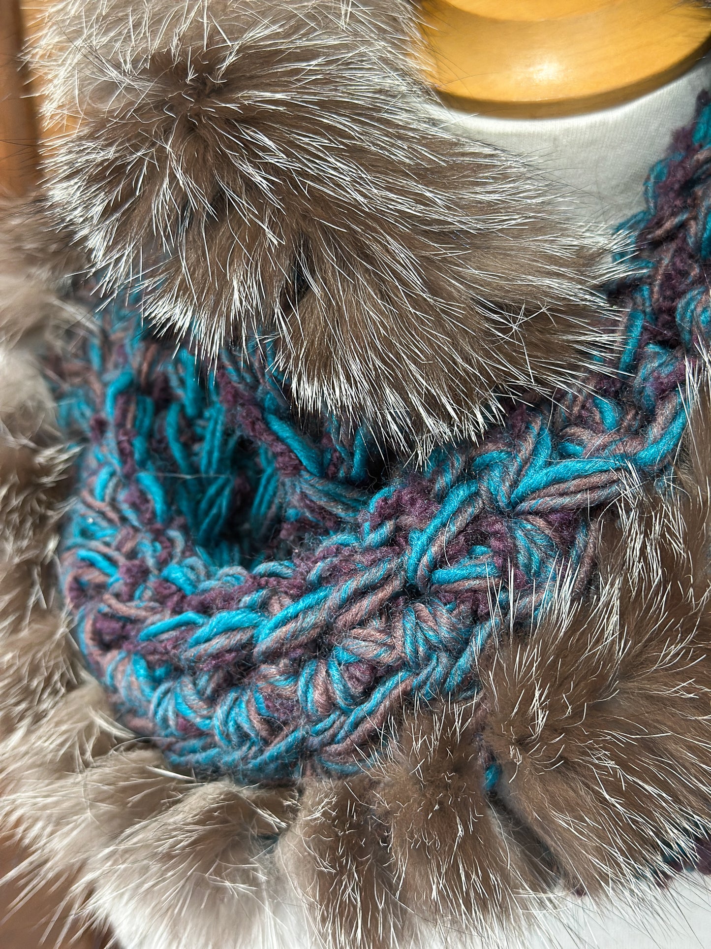 Foulard Turquoise avec fourrure recyclée - Renard