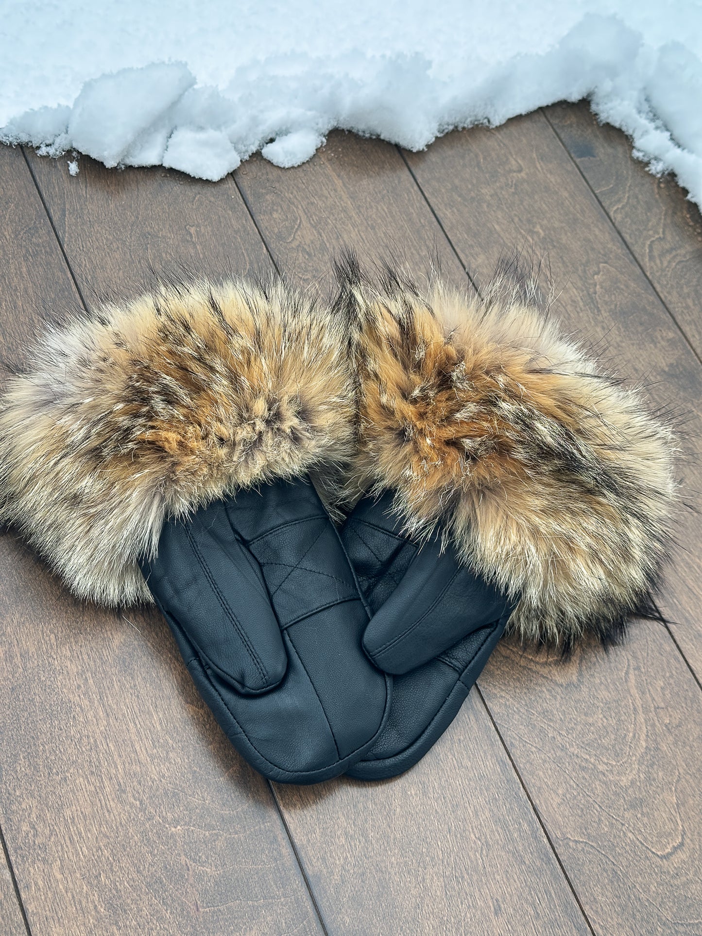 Mitaines en cuir noir avec fourrure recyclée- Coyote