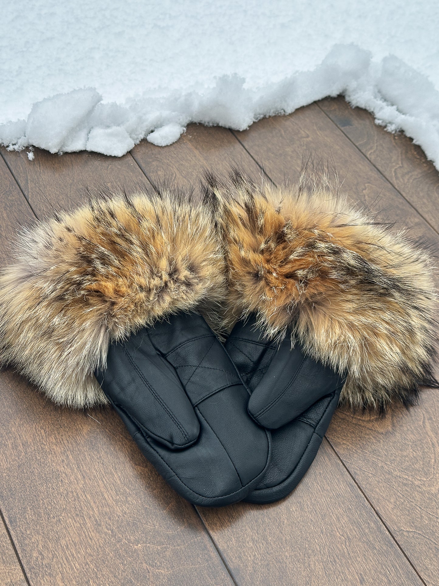 Mitaines en cuir noir avec fourrure recyclée- Coyote