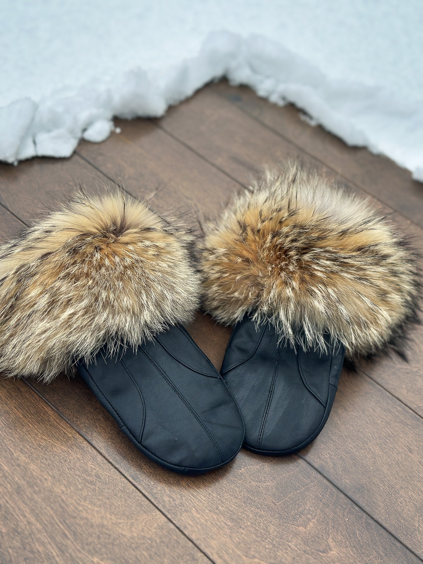 Mitaines en cuir noir avec fourrure recyclée- Coyote