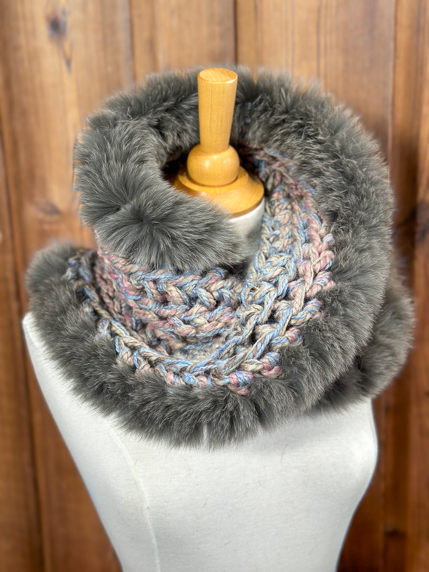 Foulard Taupe et Rose avec fourrure recyclée - Renard