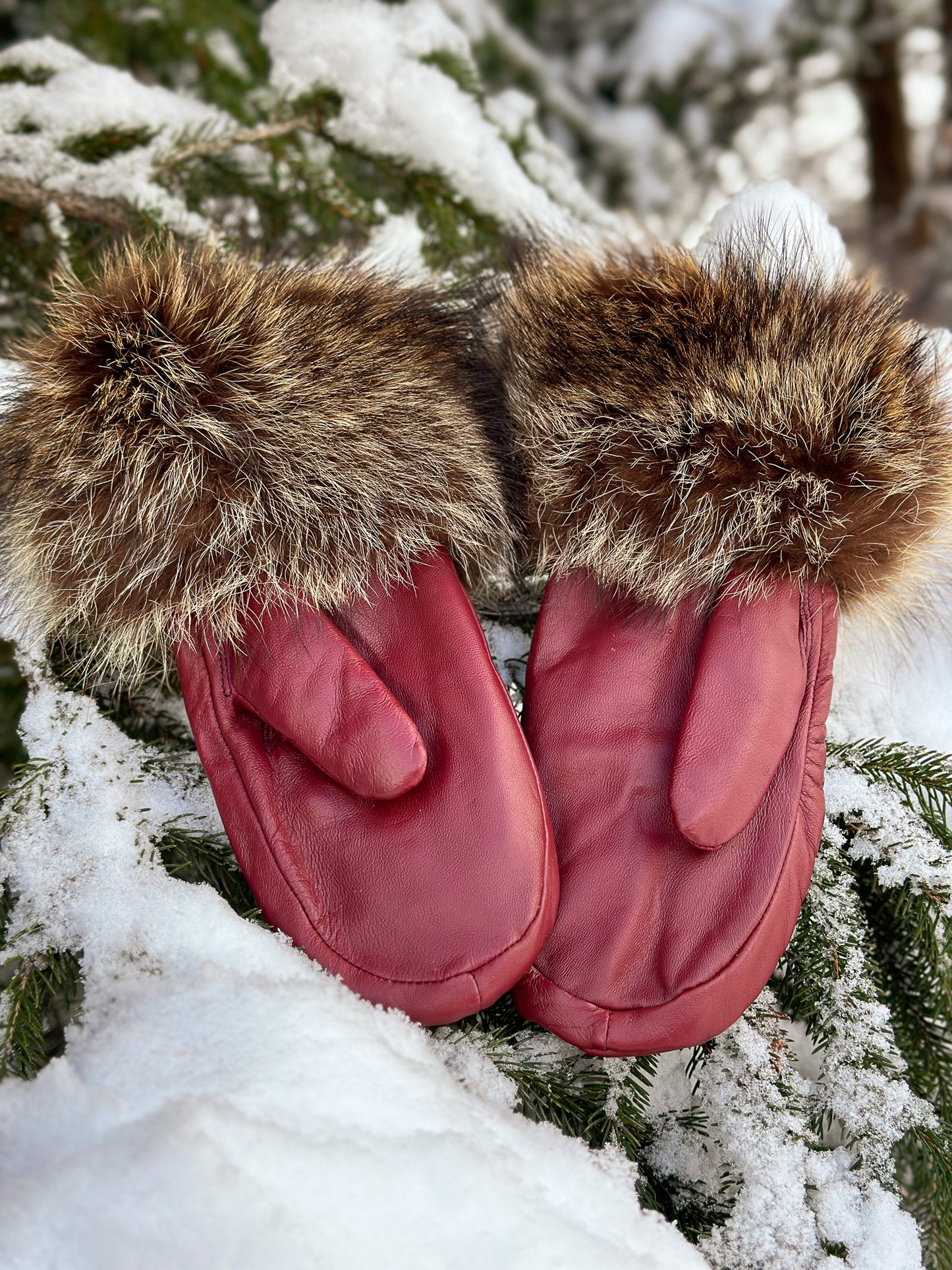 Mitaines en cuir rouge avec fourrure recyclée