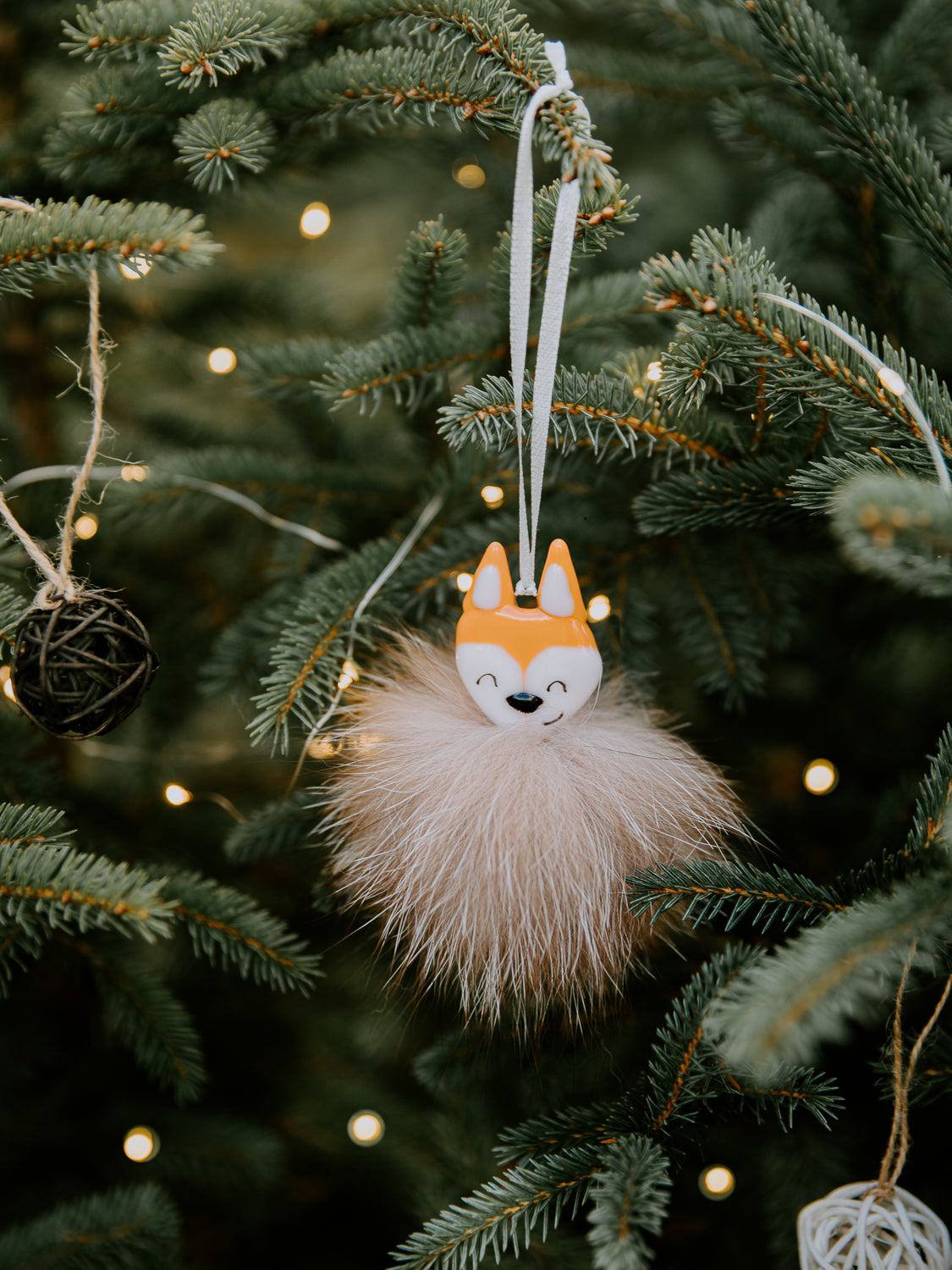 Christmas ornament, hand made, made in Quebec, little fox with furry pompon