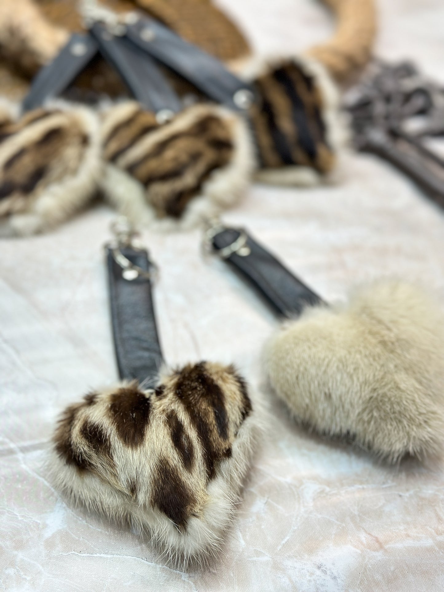 Porte clés en fourrure recyclée « p’tit coeur » Réversible