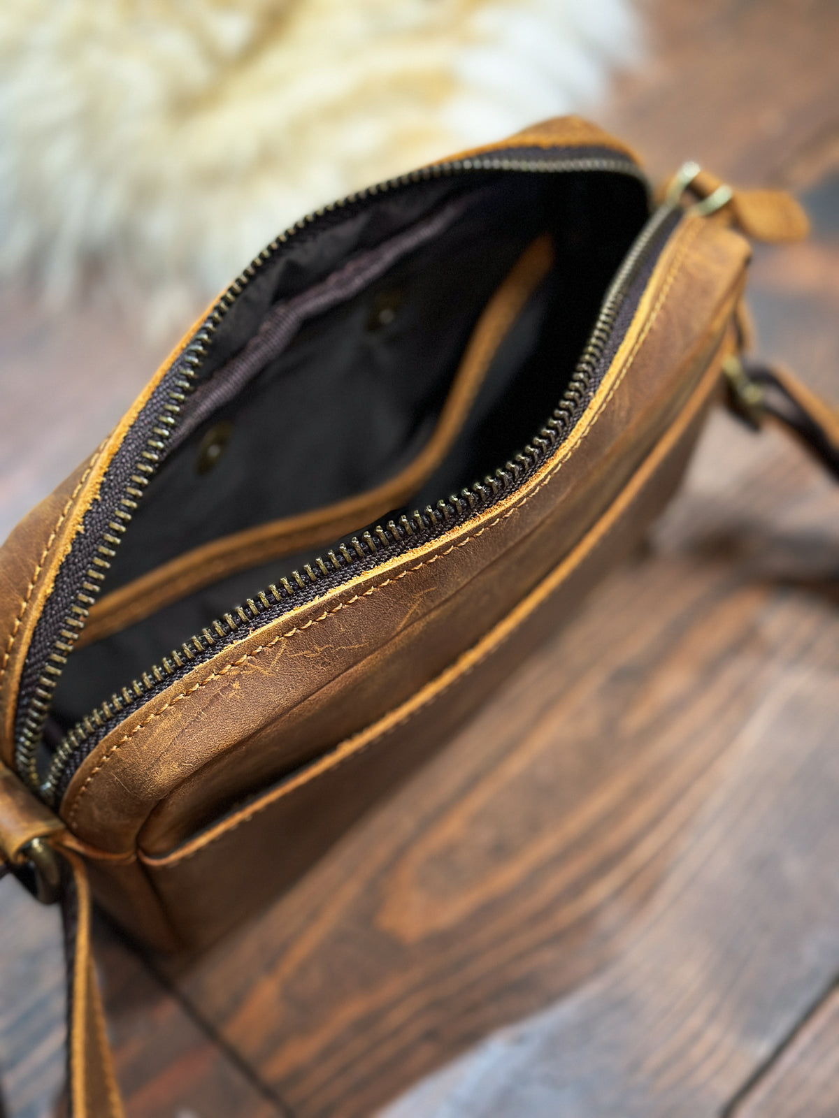 Sac à main avec rabat amovible fourrure - Marron