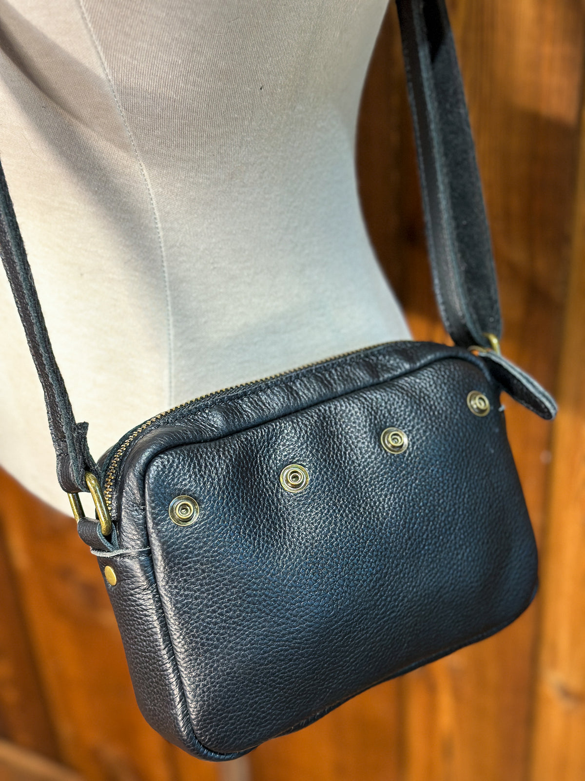 Sac à main avec rabat amovible fourrure - Noir