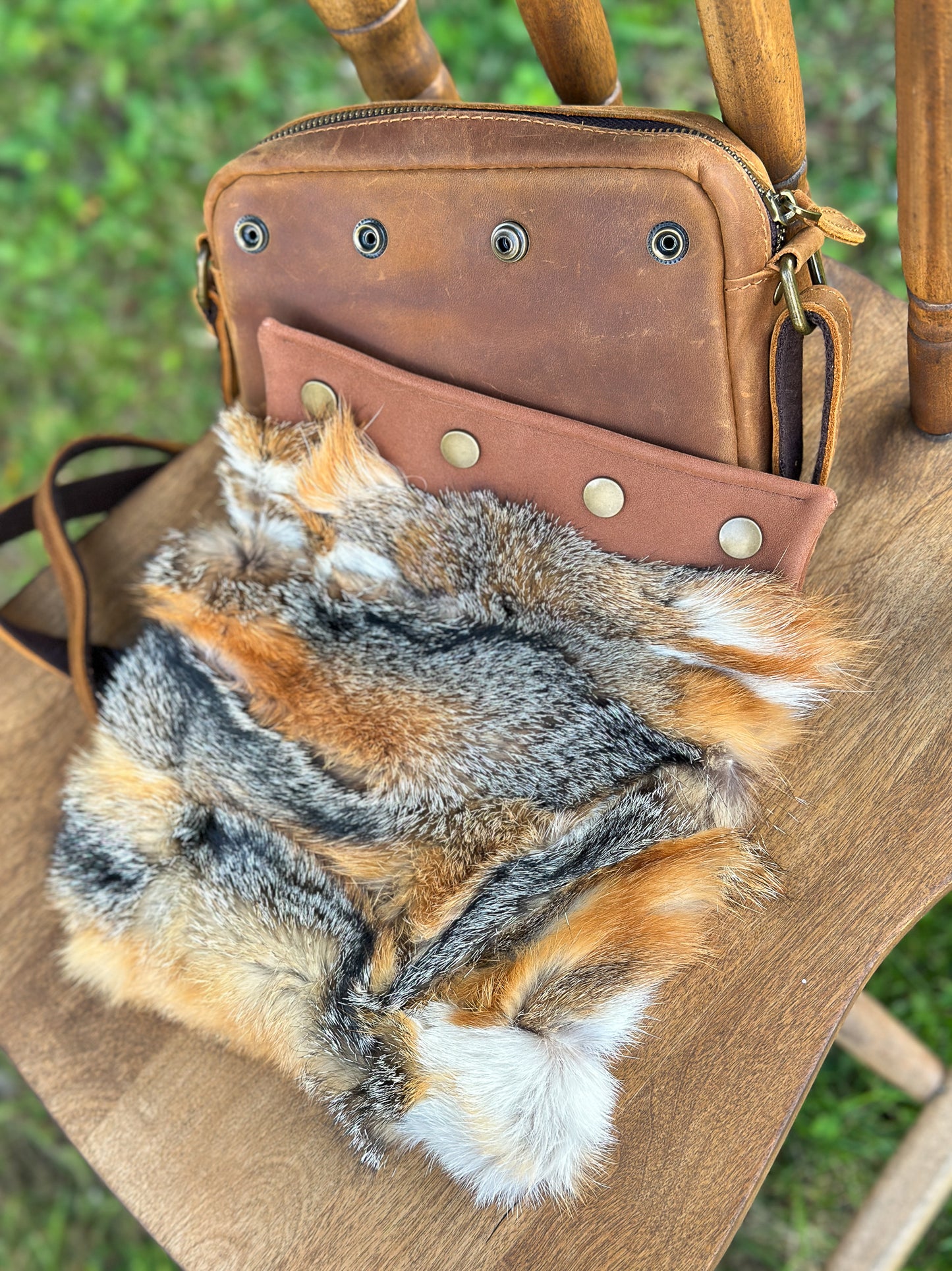 Sac à main avec rabat amovible fourrure