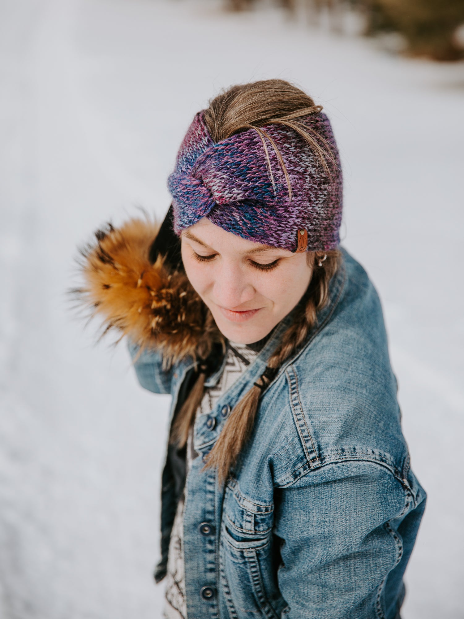 Cache oreille bandeau headband au tricot torsadé en laine douce fait à la main women's headband in soft, handmade woolen cable knit