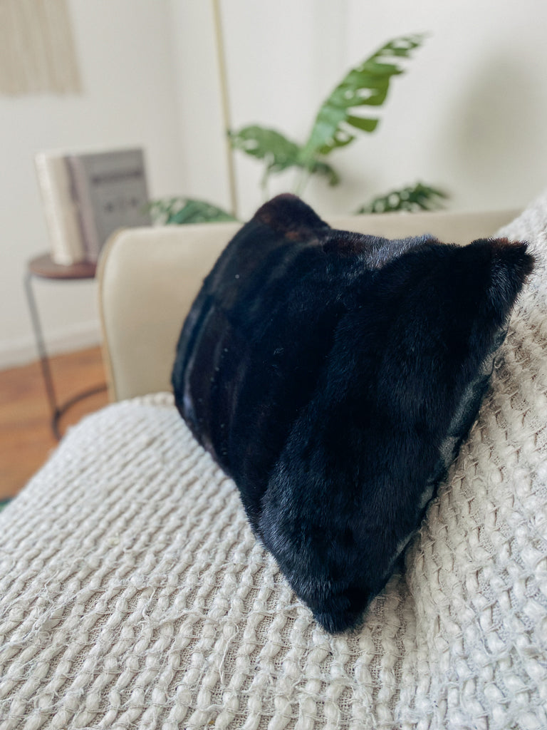 coussin fourrure veritable / genuine fur cushion
