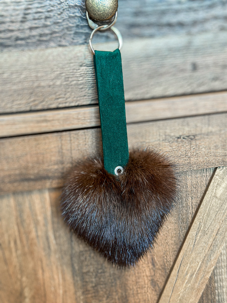 Porte-clés en fourrure recyclée « p’tit coeur » / Recycled fur "little heart" key ring