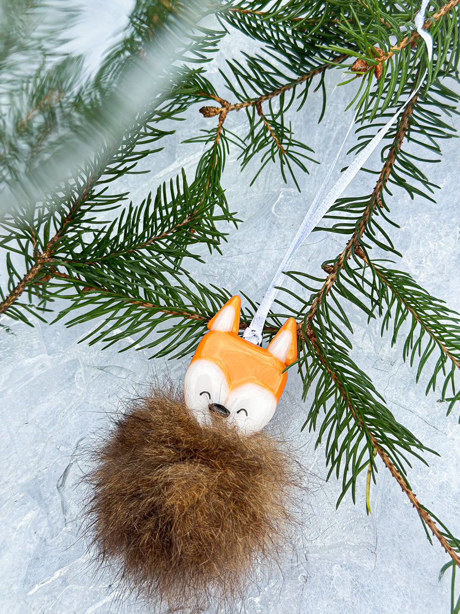 Christmas ornament, hand made, made in Quebec, little fox with furry pompon